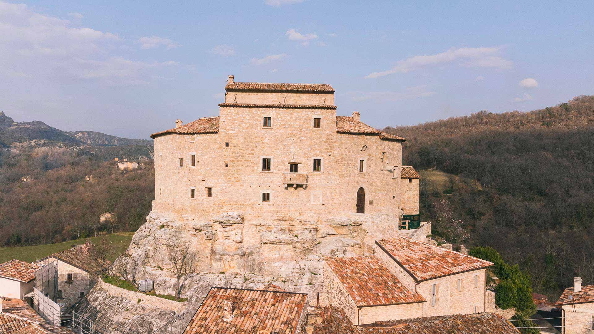 castel-di-luco-dimora-storica-acquasanta-terme-ascoli-piceno
